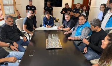 Presencia del Gobernador Kicillof en Coronel Rosales y la Base Naval Puerto Belgrano