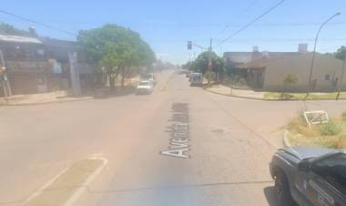 “La fuerza del agua me rompió el frente del local y también dañó a otros“ dijo un comerciante
