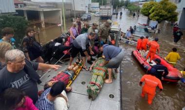 La Armada Argentina continúa su apoyo en la ciudad de Bahía Blanca y alrededores