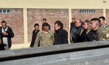 Tras la visita de Milei, el Gobierno anunció la creación de un fondo de $200 mil millones para Bahía Blanca