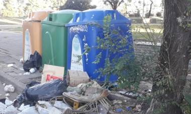 “Estamos trabajando para rever la situación de las campanas de reciclado, evaluamos alternativas” indicó Sánchez