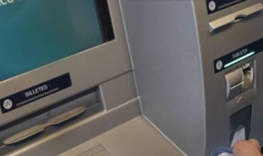 Otra desregulación: estatales podrán cobrar su sueldo fuera del Banco Nación