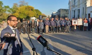 En el acto por la Autonomía Municipal, el intendente Aristimuño llamó a trabajar de forma colectiva