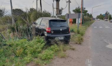 Perdió el control de su auto y chocó contra un alambrado en el cruce de la ruta 229 y acceso a Villa del Mar