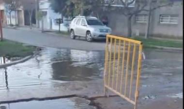 Piden obras para evitar los desbordes cloacales en Mitre y 17 de Agosto