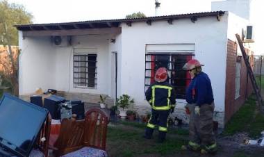 Un desperfecto en una salamandra generó un incendio en una vivienda