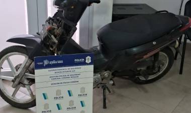 La Policía recupera una moto denunciada como robada