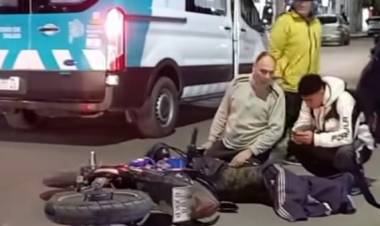 Una mujer fue embestida por una moto en pleno centro y debió ser hospitalizada