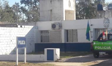 Un delincuente robó dos motos de un destacamento policial y fue aprehendido