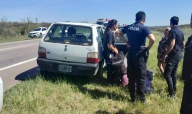Dos personas fueron detenidas en la Ruta 3 tras robar un auto con las llaves puestas en Punta Alta