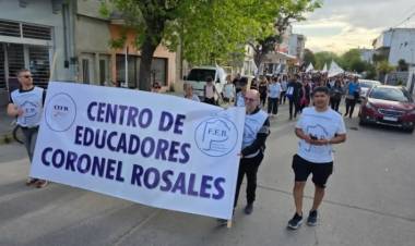 Los docentes de Coronel Rosales salieron a la calle 