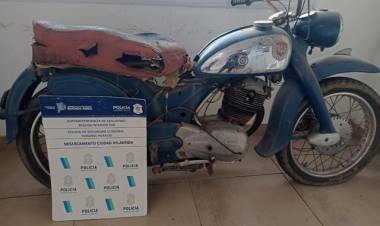 En un allanamiento la Policía secuestró una moto robada