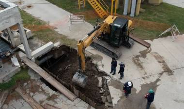 ABSA inició la reparación del colector cloacal en la Planta Depuradora de Punta Alta