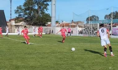 Liga del Sur: Sporting cayó ante Huracán y se complica su situación por la permanencia