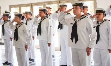 Egreso del Curso de Integración Militar en la Escuela de Suboficiales de la Armada