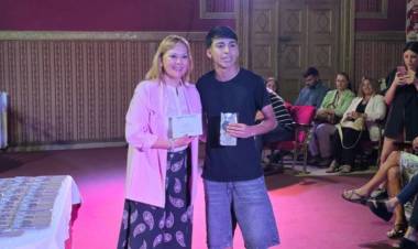 Se realizó un reconocimiento a los mejores promedios y al mejor compañero de 2025