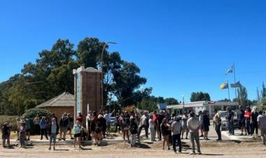Pehuen Co: Vecinos realizaron una manifestación y pidieron la renuncia del delegado