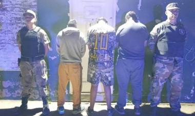 Aprehendieron a 3 hombres acusados de cazar ñandúes