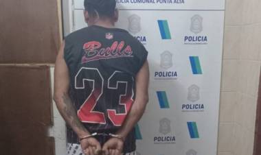 Un hombre amenazaba a su expareja y cuando llegó la policía descartó un arma