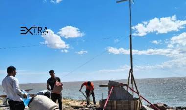Un monumento que homenajeaba a un windsurfista fue vandalizado antes de ser inaugurado en Arroo Pareja