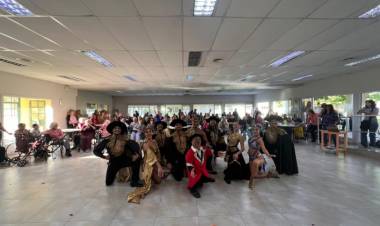 Servián El Circo llevó su magia al hogar de adultos mayores y suma nuevas funciones en Bahía Blanca