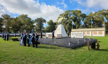 Los veteranos y héroes de Malvinas fueron homenajeados en Punta Alta y la Base Naval