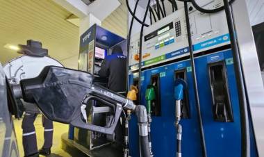 Las petroleras se alinearon con YPF y mantendrán estables los precios de los combustibles