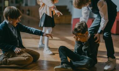 Un padre denuncia que entre dos compañeros, le pegaron a su hijo de 13 años