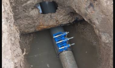 El Municipio y ABSA realizaron la reparación del caño de agua en Irigoyen y Paso