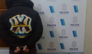 En Villa Arias un hombre rompió la puerta de la casa de su expareja, entró y la agredió
