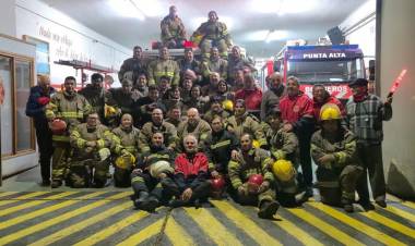 Bomberos Voluntarios de Punta Alta celebraron su día con nuevas unidades