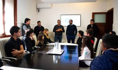 Se entregaron las becas deportivas 2026 en Coronel Rosales