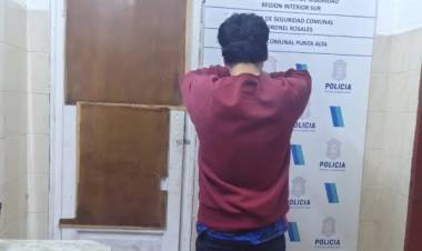 Un hombre con antecedentes delictivos fue detenido por ingresar a dos casas