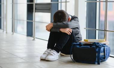 Padres de alumnos se auto convocan para pedir que profesor denunciado no tenga contacto con menores