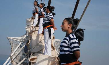 La fragata ARA “Libertad” arribó a Kingston en el marco de su LIV Viaje de Instrucción