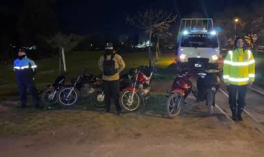 Se realizó un operativo de control de tránsito y se secuestraron 8 motos