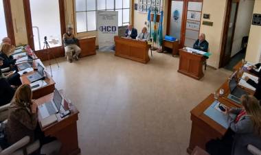 Municipales les piden a los concejales que también se congelen los sueldos