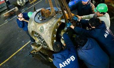 El trabajo de los civiles del Arsenal Naval, clave para recuperar la operatividad del ARA Almirante Brown