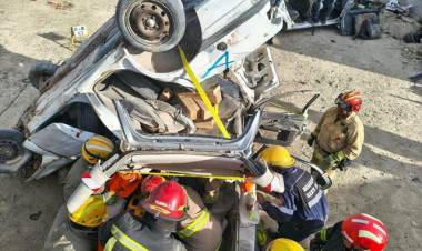 Capacitación de Bomberos Voluntarios en Rescate Vehicular Avanzado