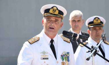 La Armada proyecta compra de submarinos y fragatas, y confirman que no cerrará farmacia OSFA