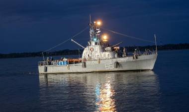 Unidades de la Armada Argentina arribaron a Corrientes para brindar apoyo a la comunidad