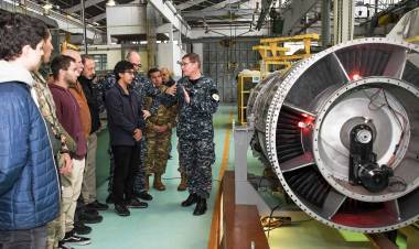Estudiantes de la Facultad de Ingeniería del Ejército visitaron la zona naval de Puerto Belgrano