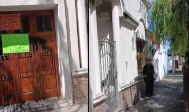 Ahorristas de Fisur volvieron a reclamar frente a la vivienda de uno de los propietarios