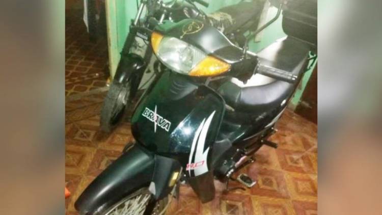 Una enfermera denunció que le robaron la moto que usa para ir a trabajar
