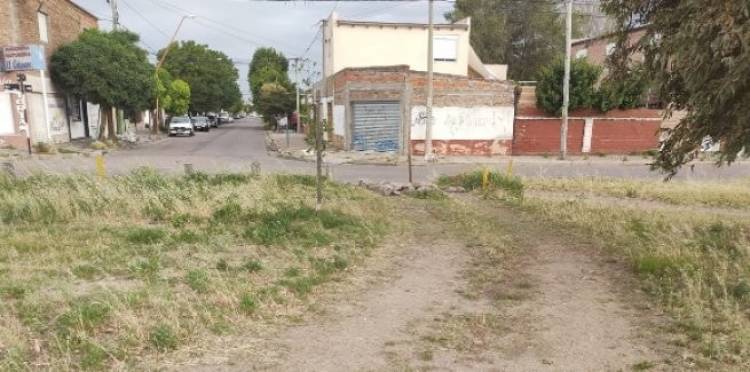 Ciudad Atlántida: Vecinos cortaron un paso de vehículos no autorizado
