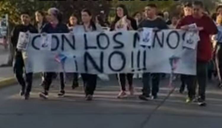 Se realizó una nueva movilización de familias tras denuncia por abusos en acantonamiento scout