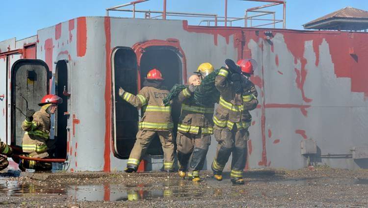 Se exhibieron las capacidades de la Armada en respuesta ante emergencias