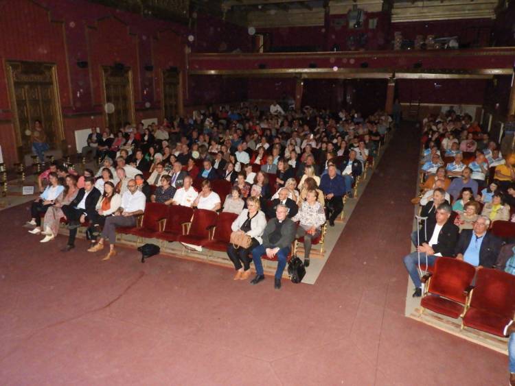 Se realizó la entrega de reconocimientos a 25 adultos mayores destacados del distrito 