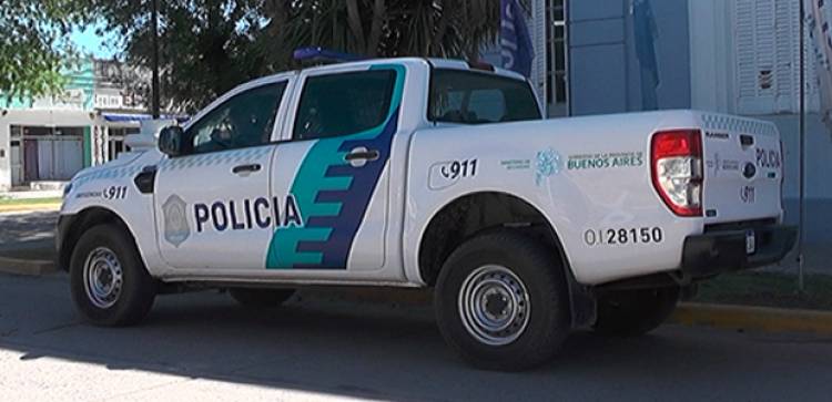 Un hombre herido luego de un siniestro vial entre una camioneta y una moto