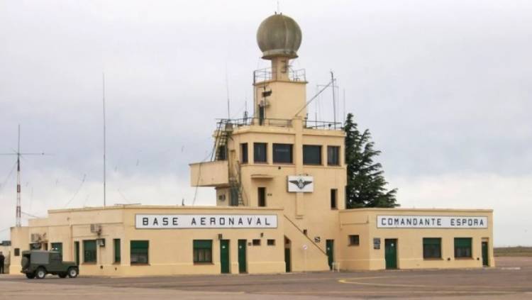 Base AeroNaval Espora: un policía apuñaló a tres personas, entre ellas su expareja